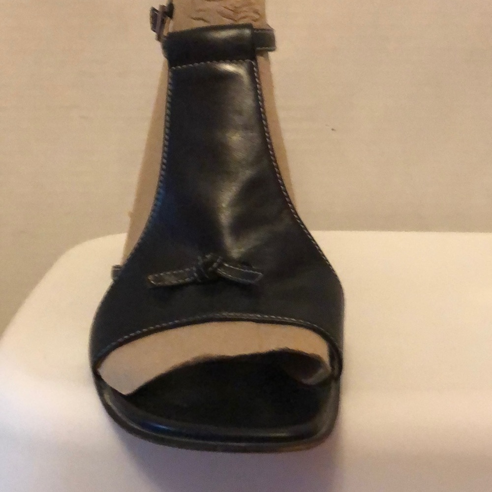 Circa J&D sandals - Picture 2 of 8